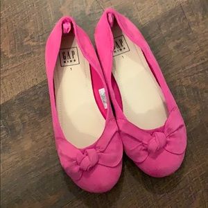 Girls pink flats